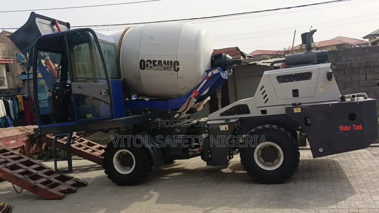 3.5cubic Oceanic Mobile Selfloading Concrete Mixer Truck