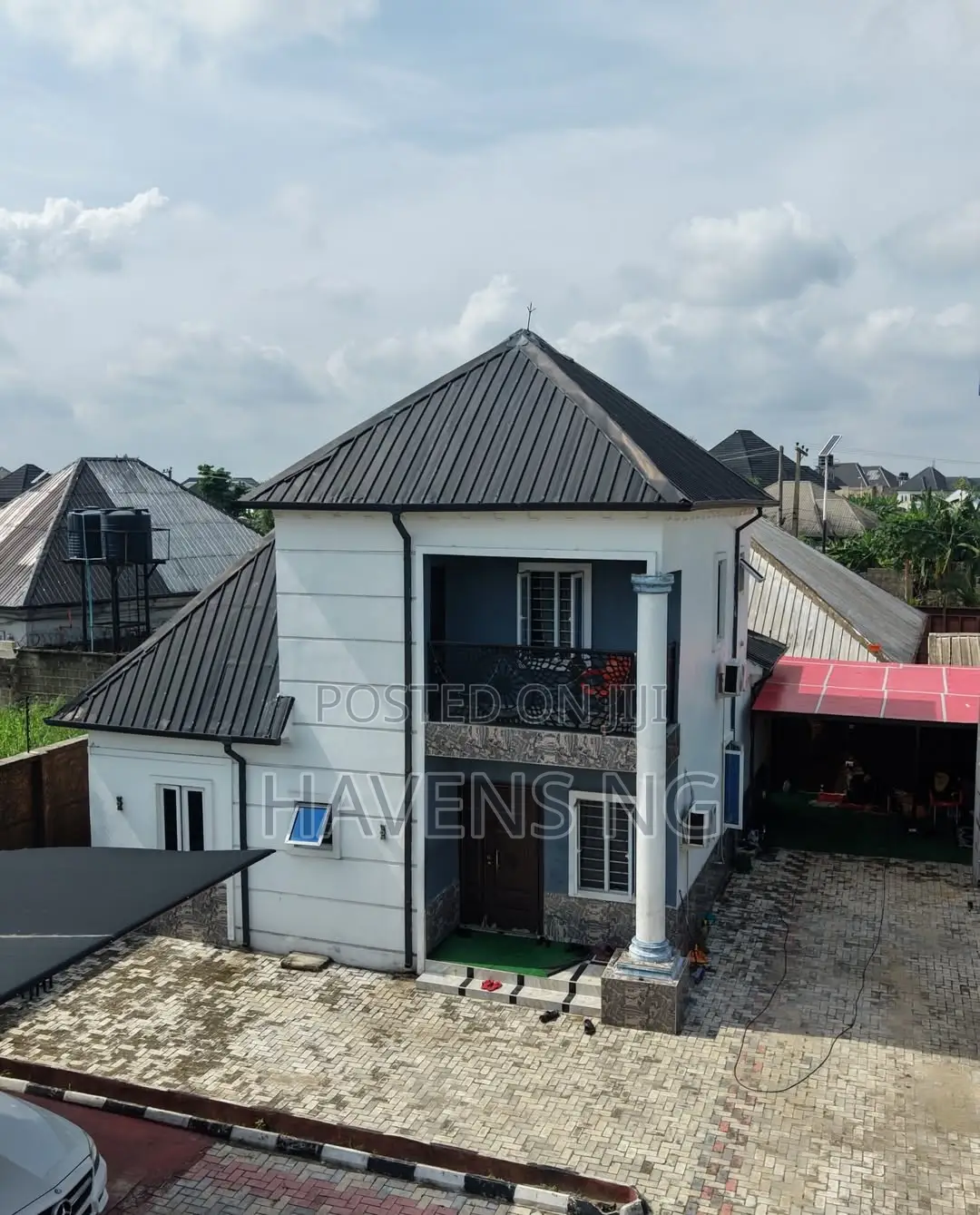 3bdrm Penthouse in Eneka for sale
