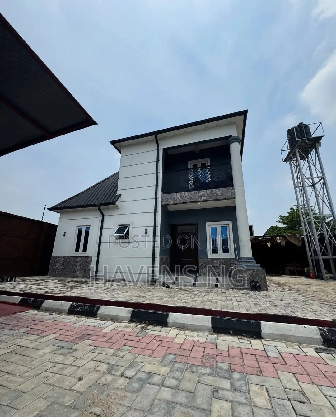 3bdrm Penthouse in Eneka for sale