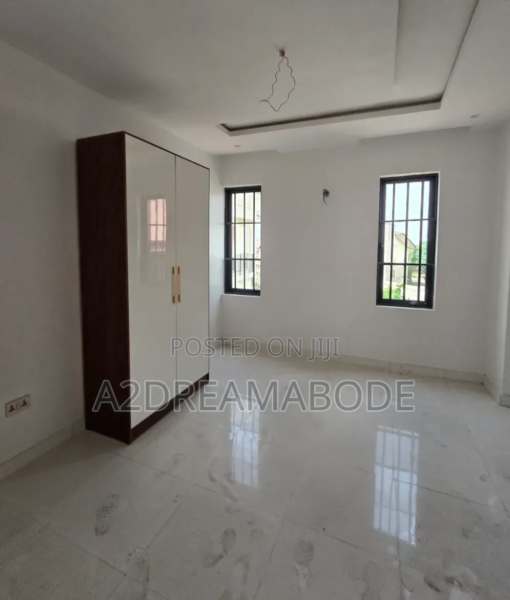 4bdrm Duplex in Magodo Phase 2 for rent