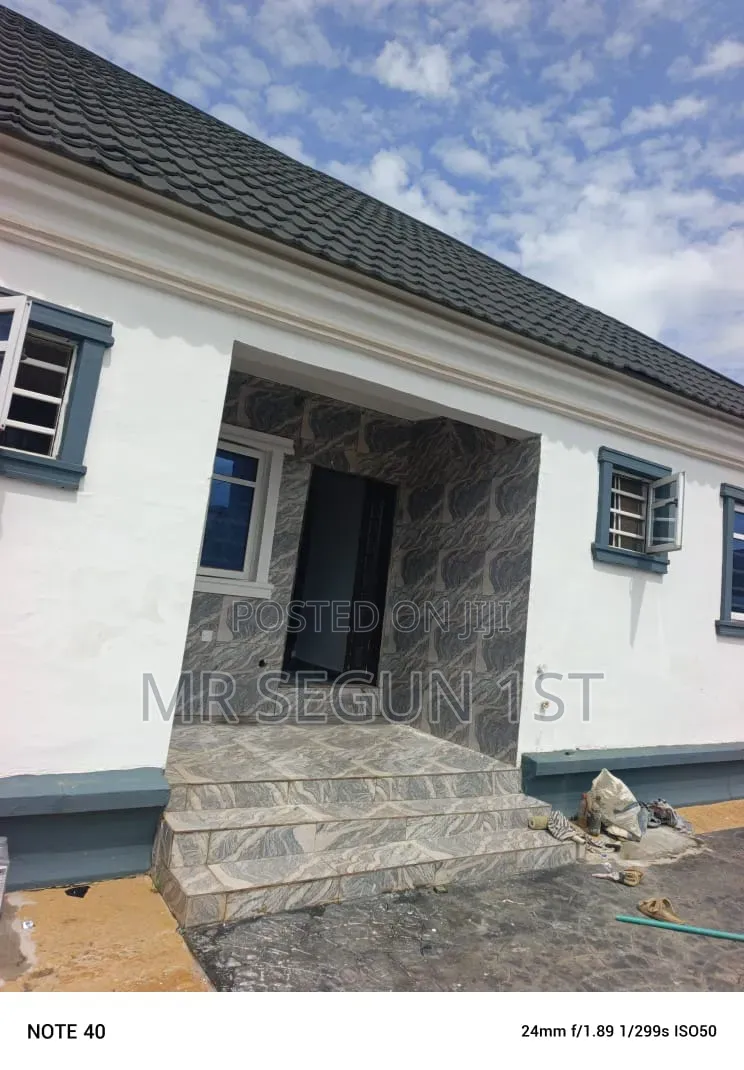 2bdrm Bungalow in Alalade Estate, Ibadan for rent