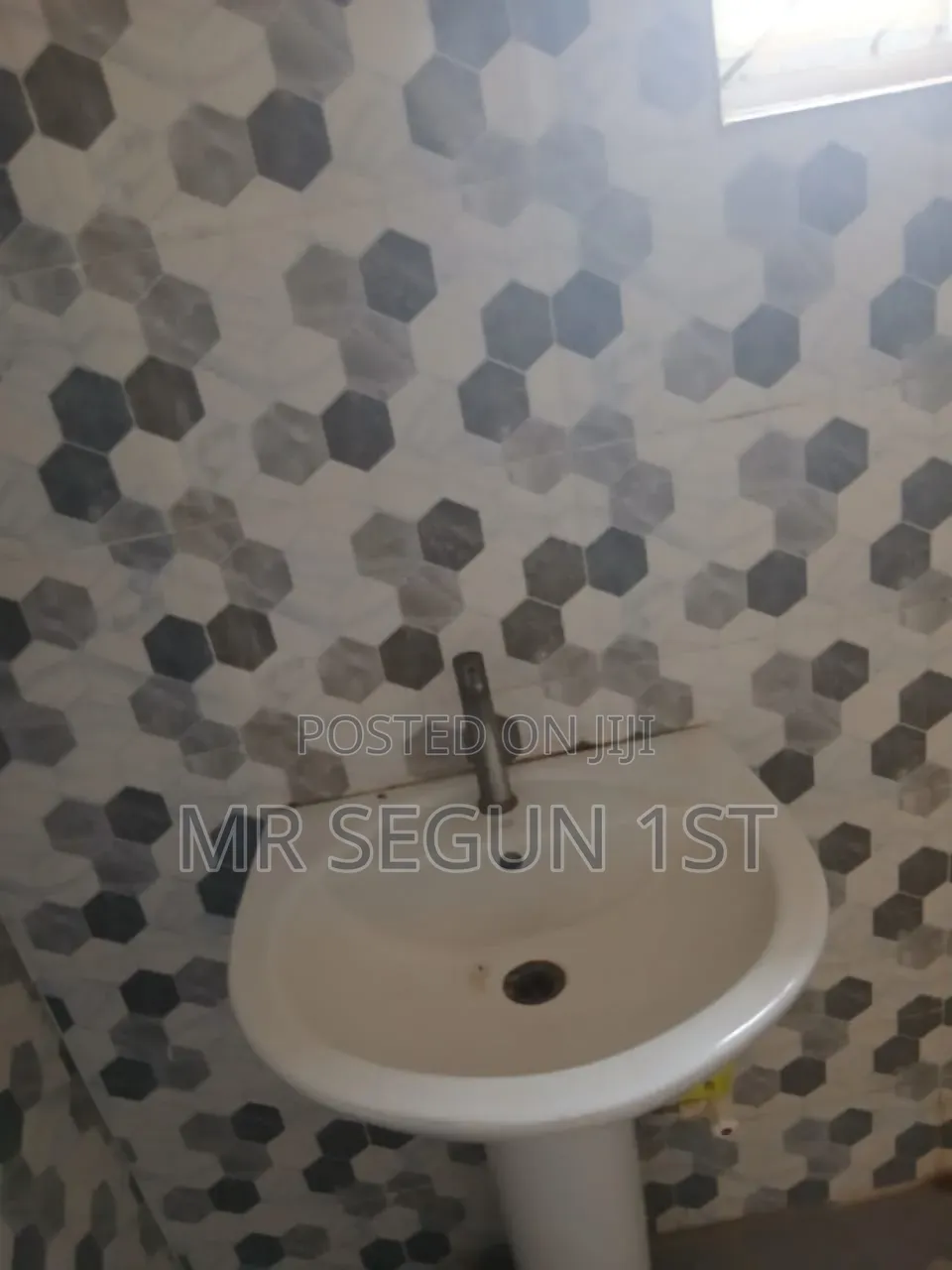 2bdrm Bungalow in Alalade Estate, Ibadan for rent
