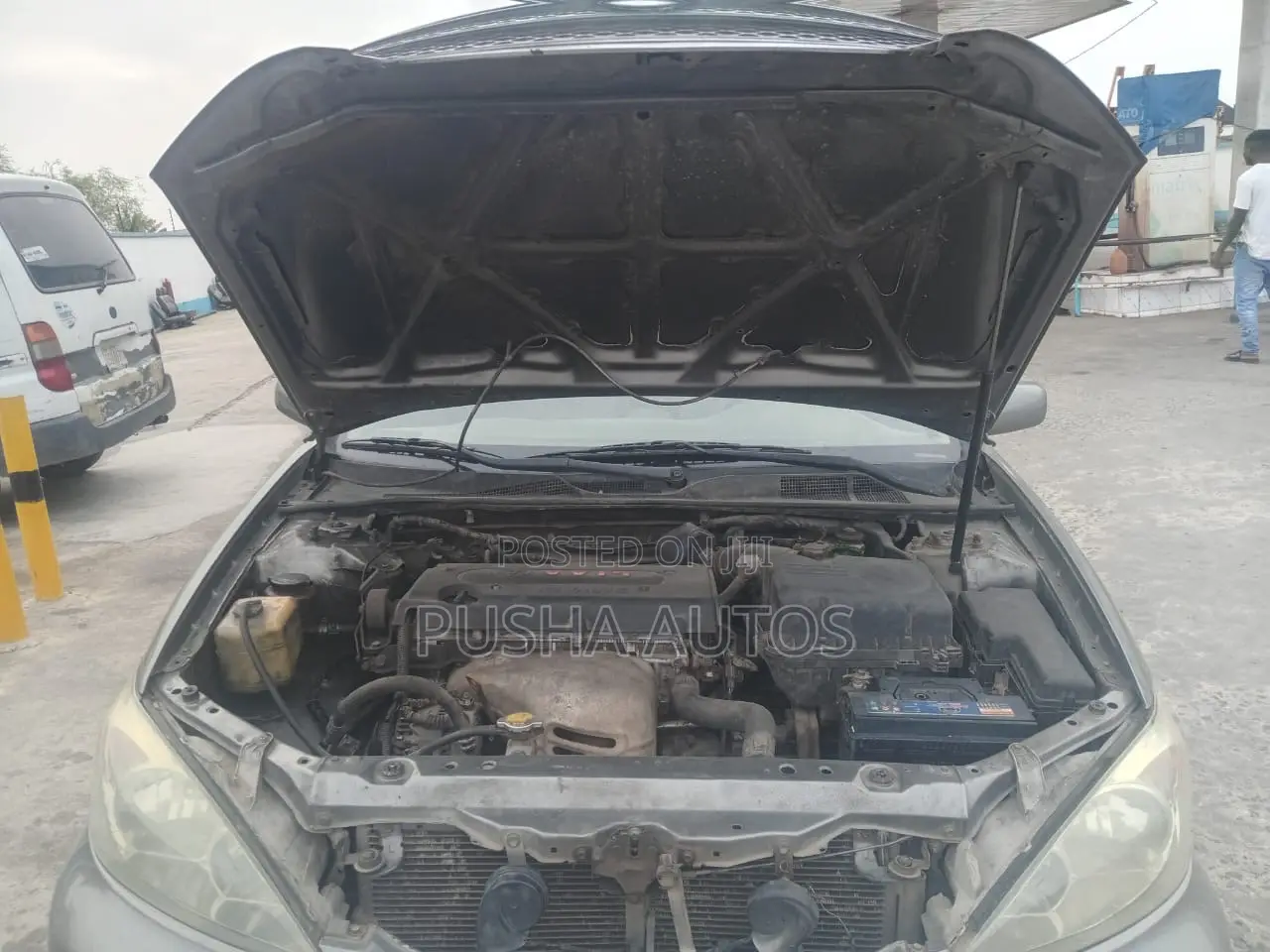 Toyota Camry 2004 Gray