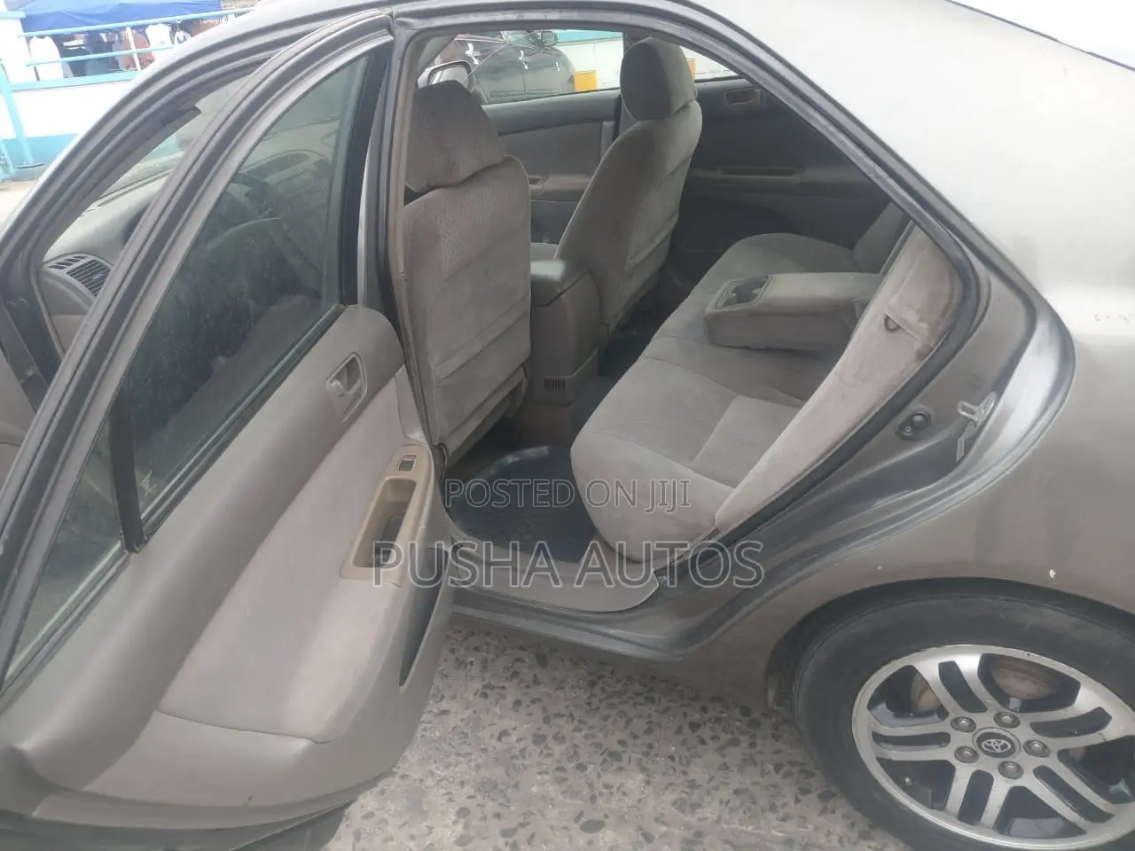 Toyota Camry 2004 Gray