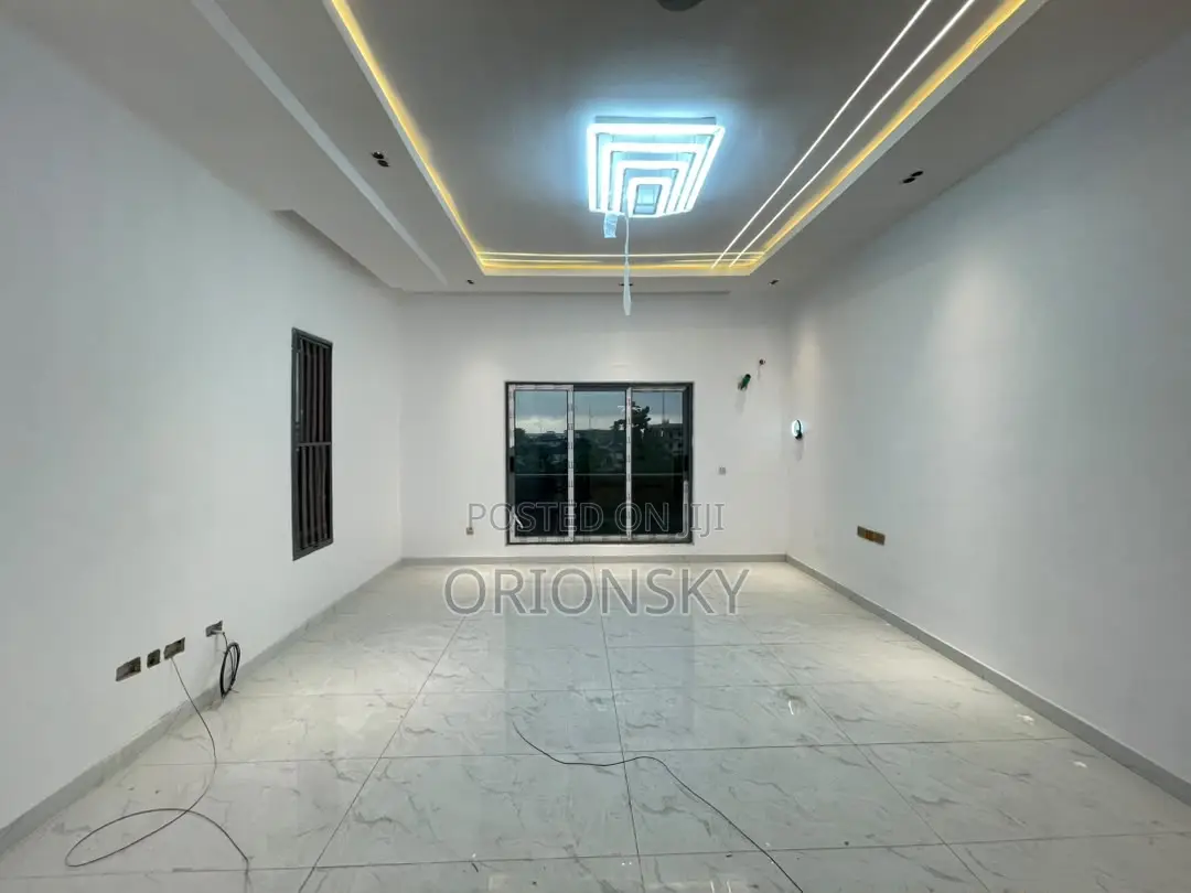 4bdrm Apartment in Ikeja GRA for sale