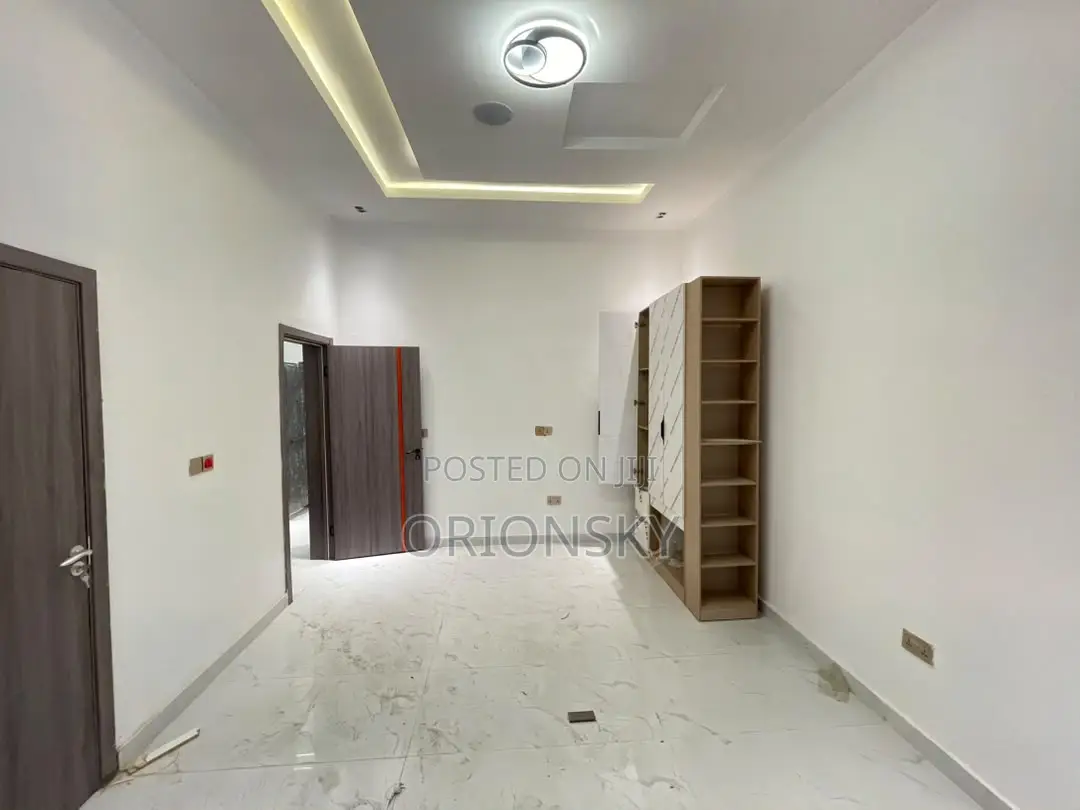 4bdrm Apartment in Ikeja GRA for sale