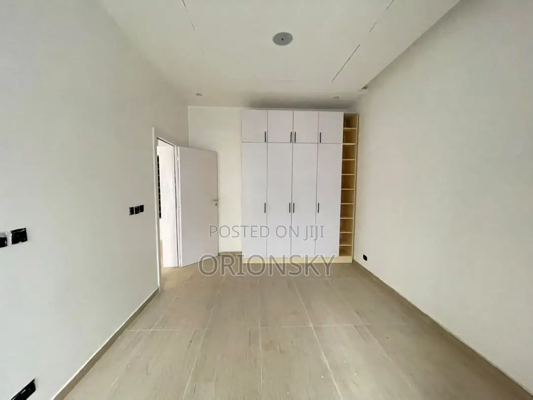 3bdrm Apartment in Ikeja GRA for sale