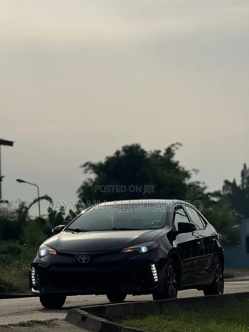 Toyota Corolla 2017 Black