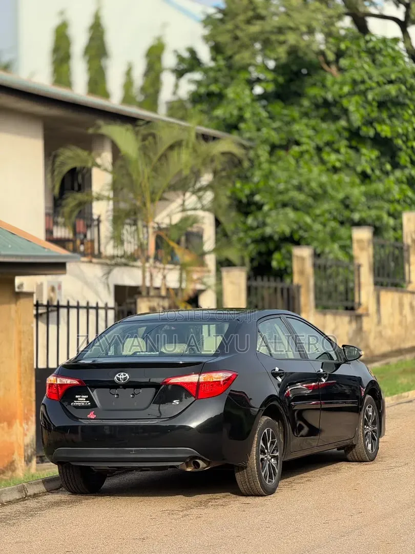 Toyota Corolla 2017 Black