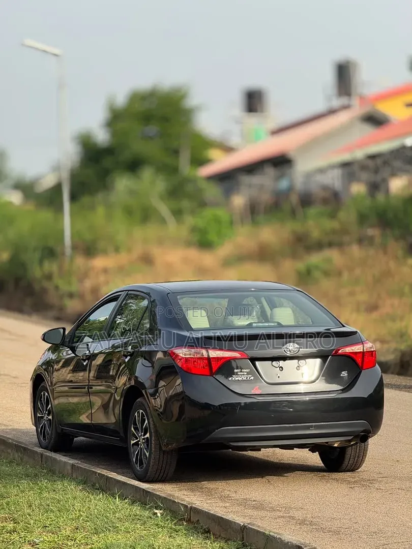 Toyota Corolla 2017 Black
