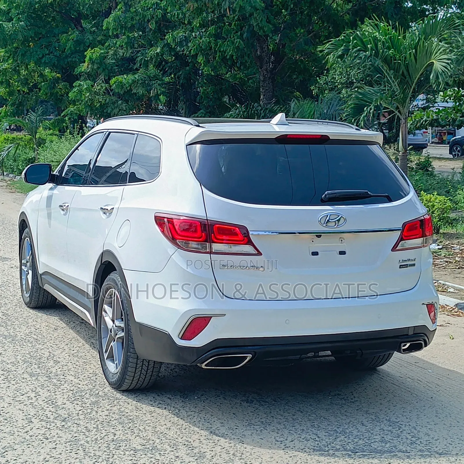 Hyundai Santa Fe 2017 White