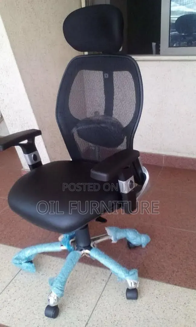 Ergonomic High-Back Mesh Office Chair With Headrest Lumbar Support