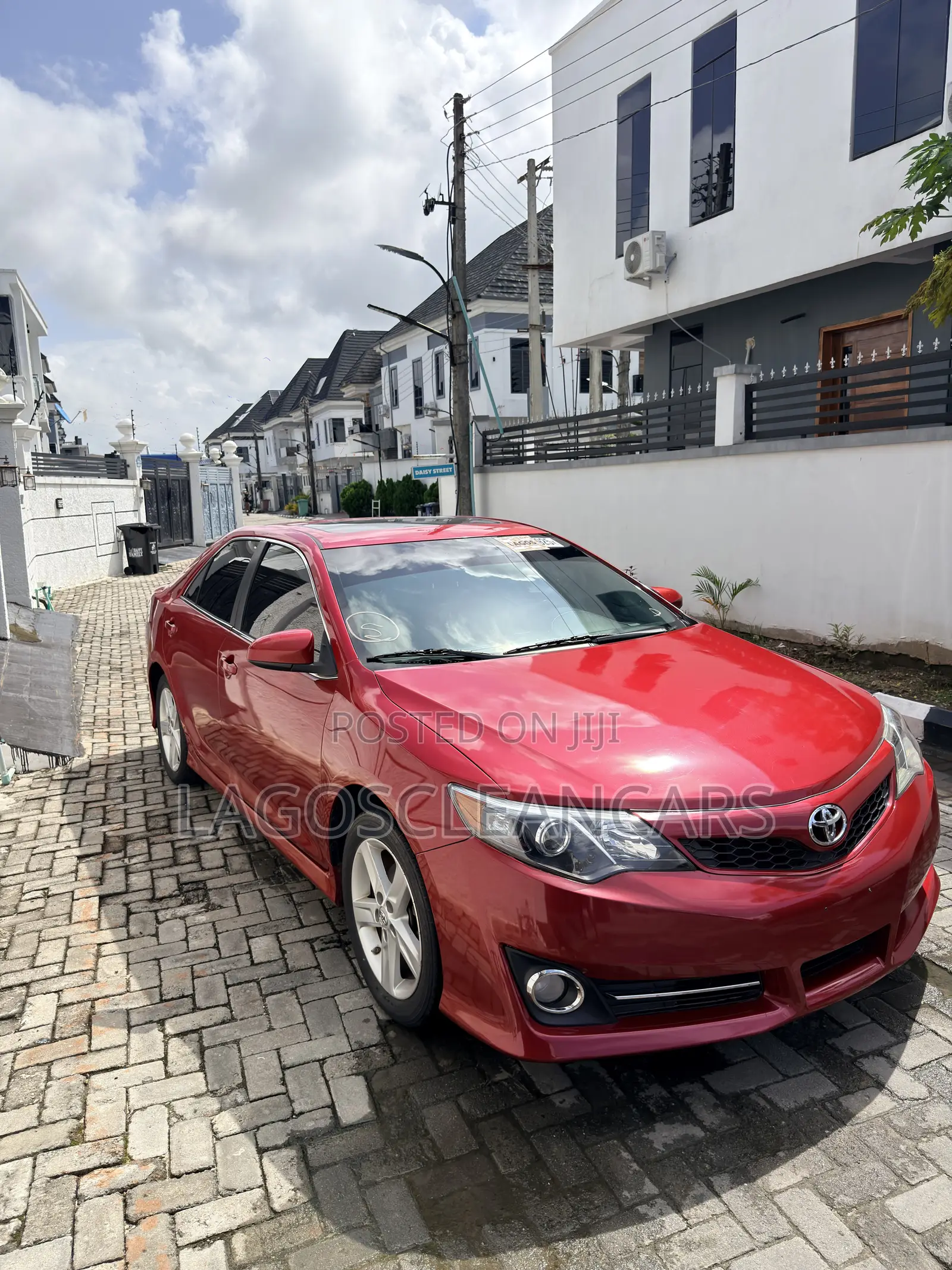 Toyota Camry SE 4dr Sedan (2.5L 4cyl 6A) 2014 Red
