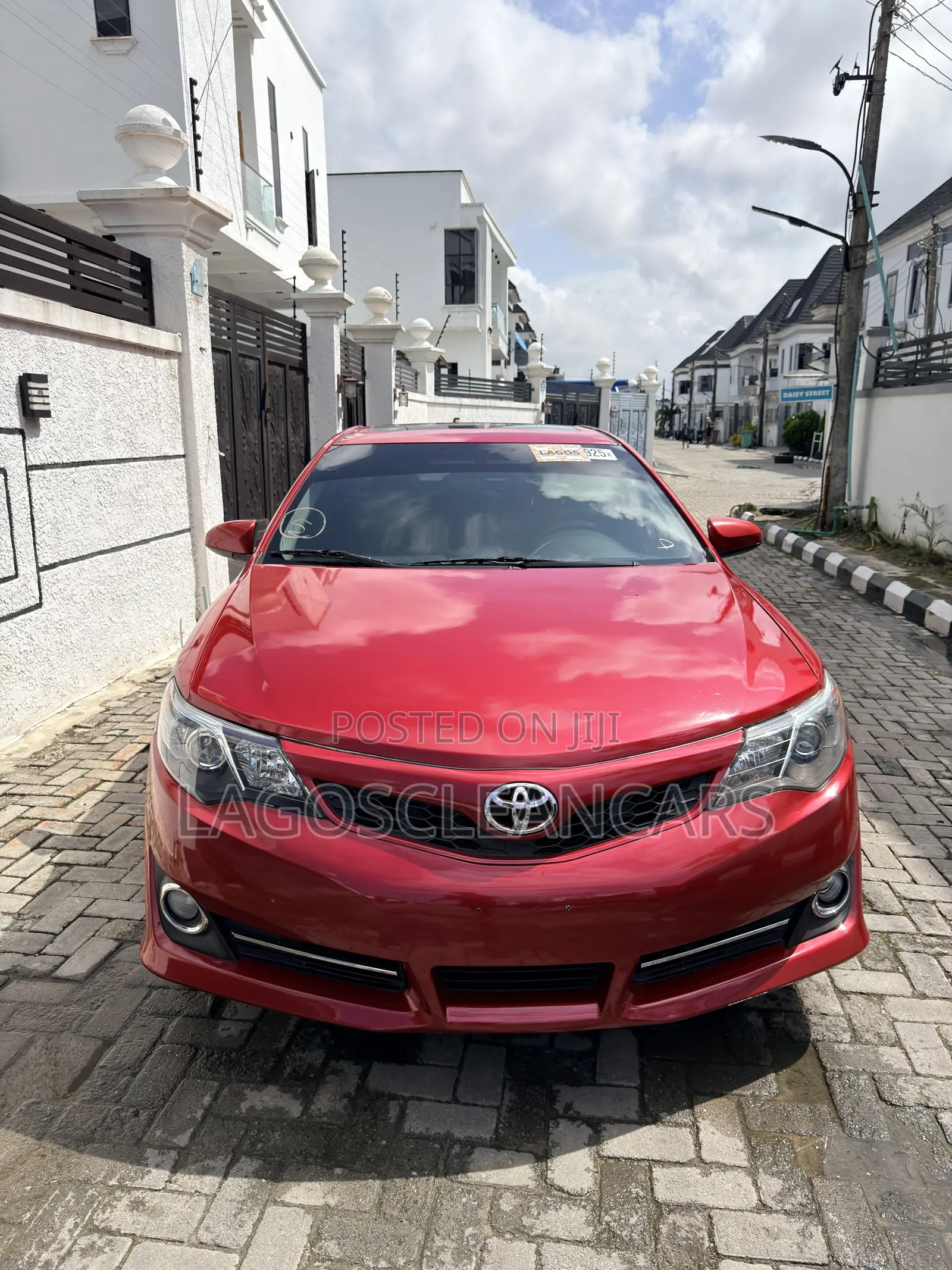 Toyota Camry SE 4dr Sedan (2.5L 4cyl 6A) 2014 Red