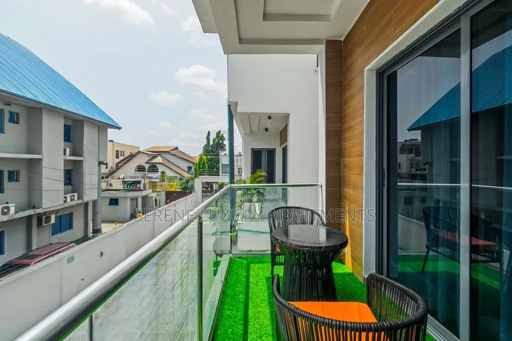 Luxury One Bedroom Apartment With Inbuilt Speaker and Balcony