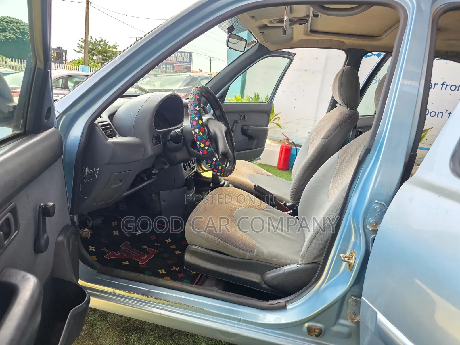 Nissan Micra 2000 Silver