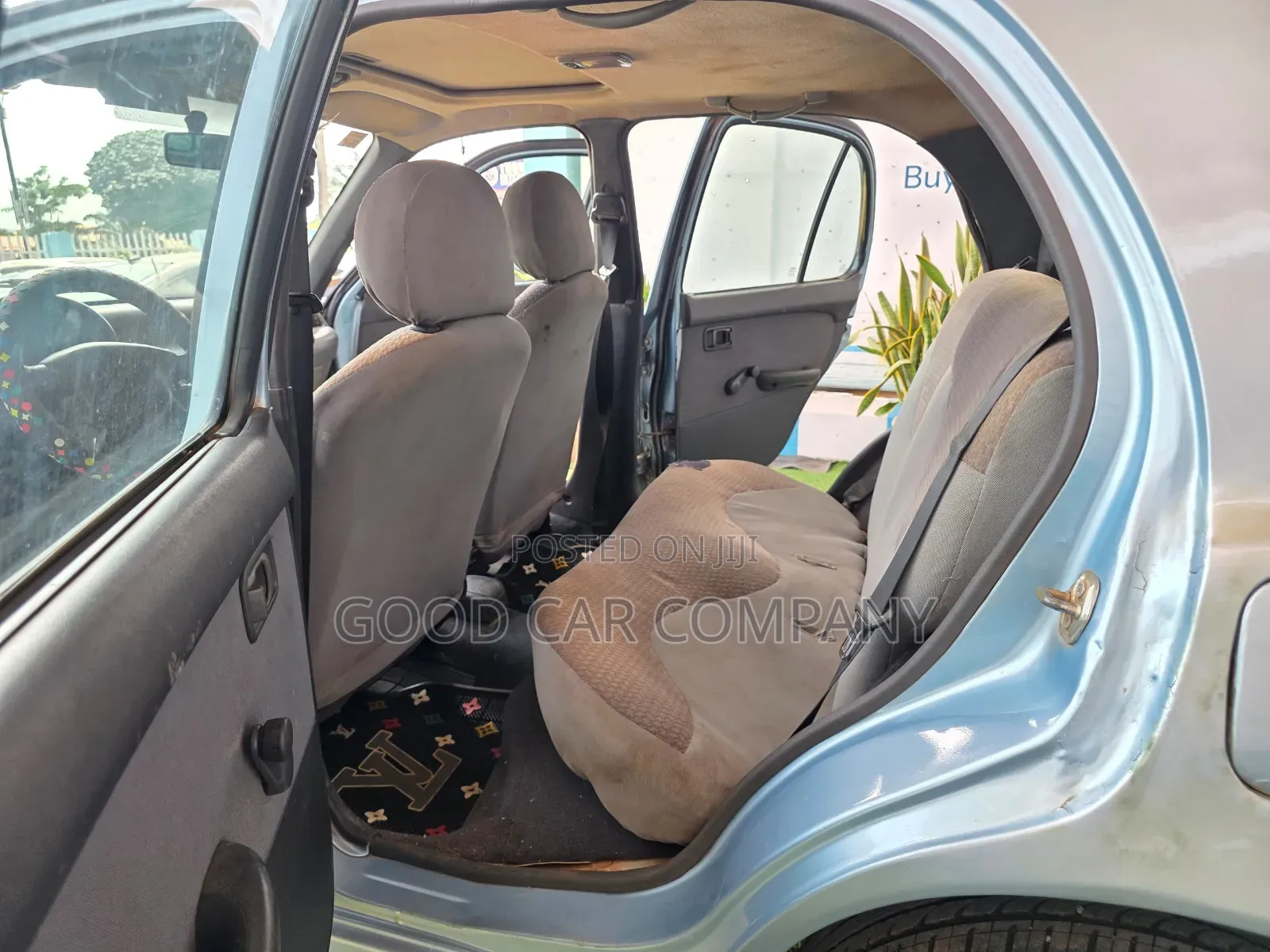 Nissan Micra 2000 Silver