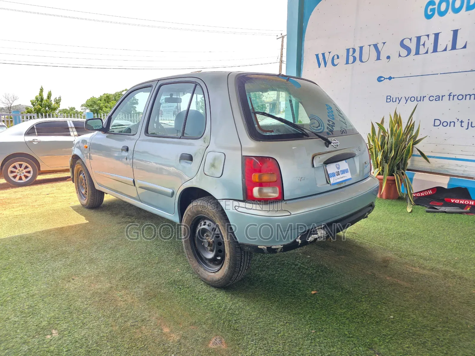 Nissan Micra 2000 Silver