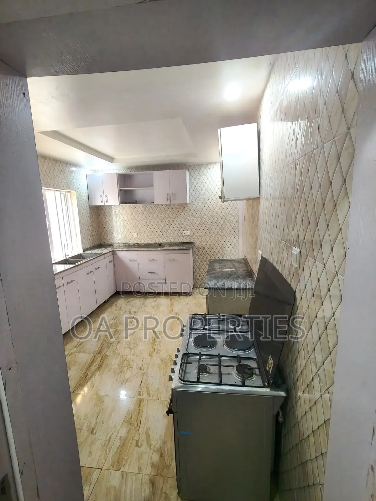4bdrm Duplex in Omotunde Estate, for rent