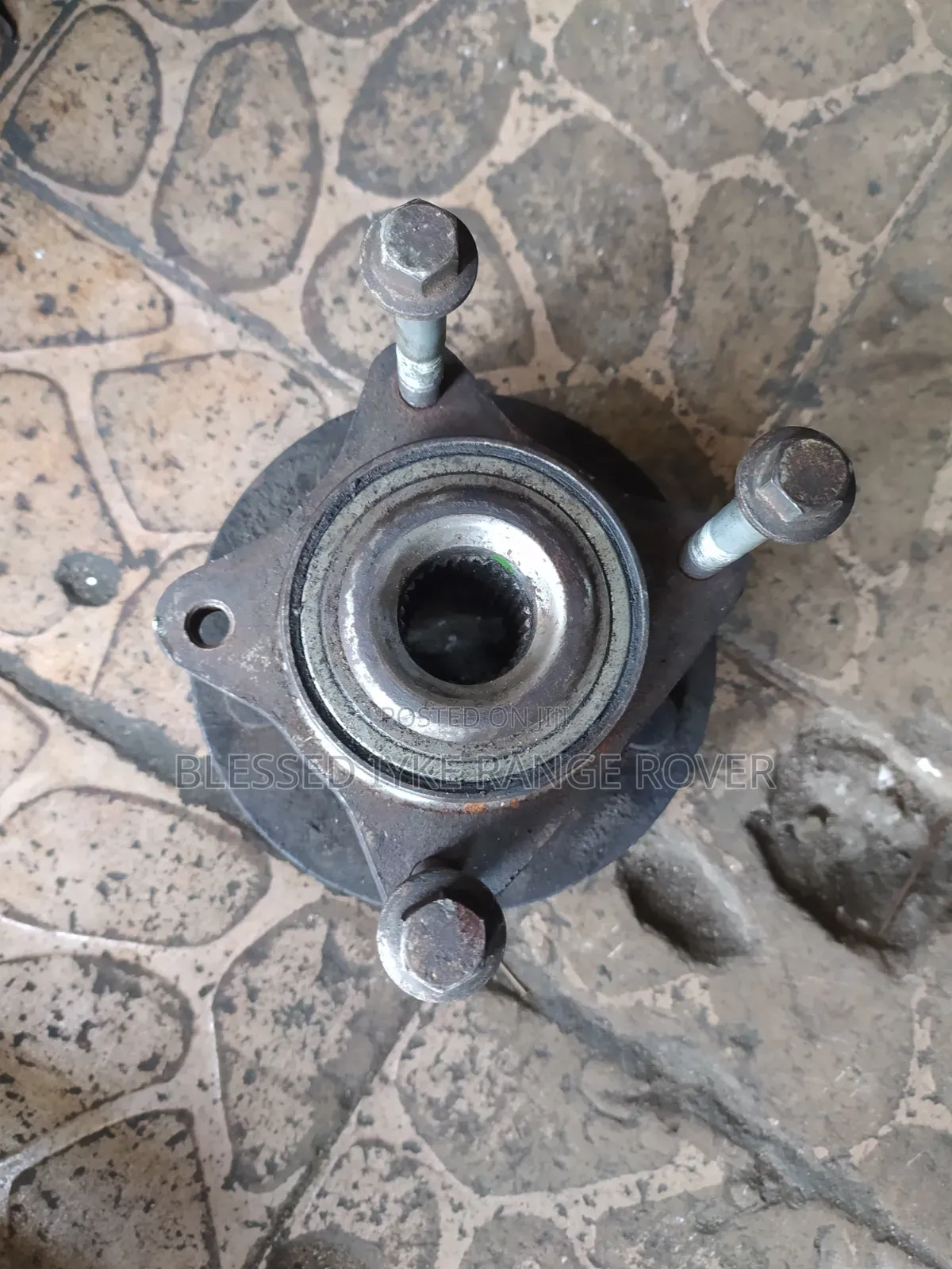 Front Hub Range Rover Sport 06/012