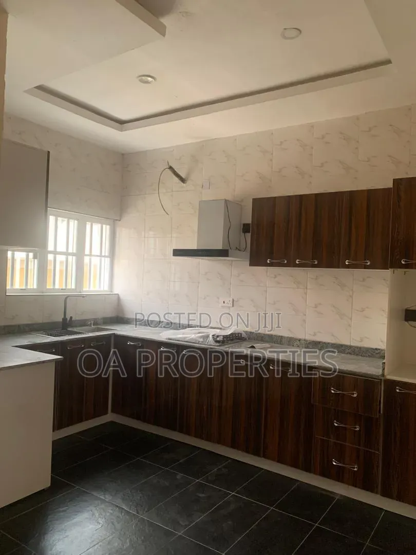 4bdrm Duplex in Carlton Gate Estate for rent