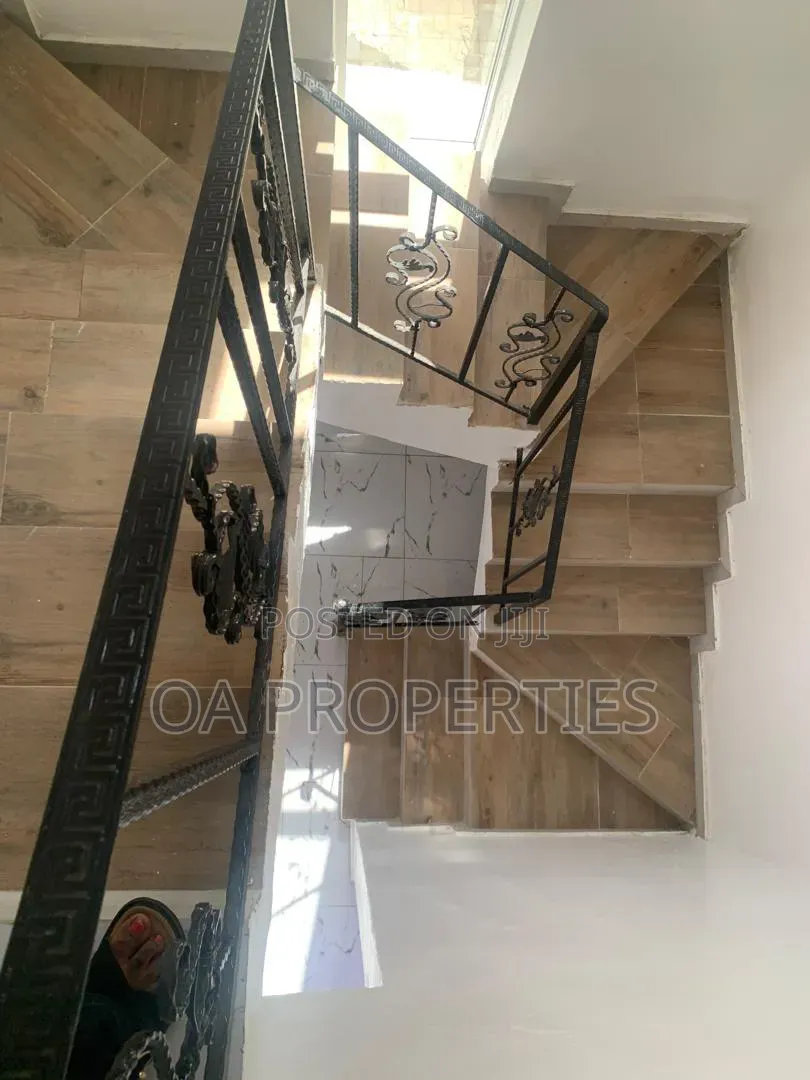 4bdrm Duplex in Carlton Gate Estate for rent