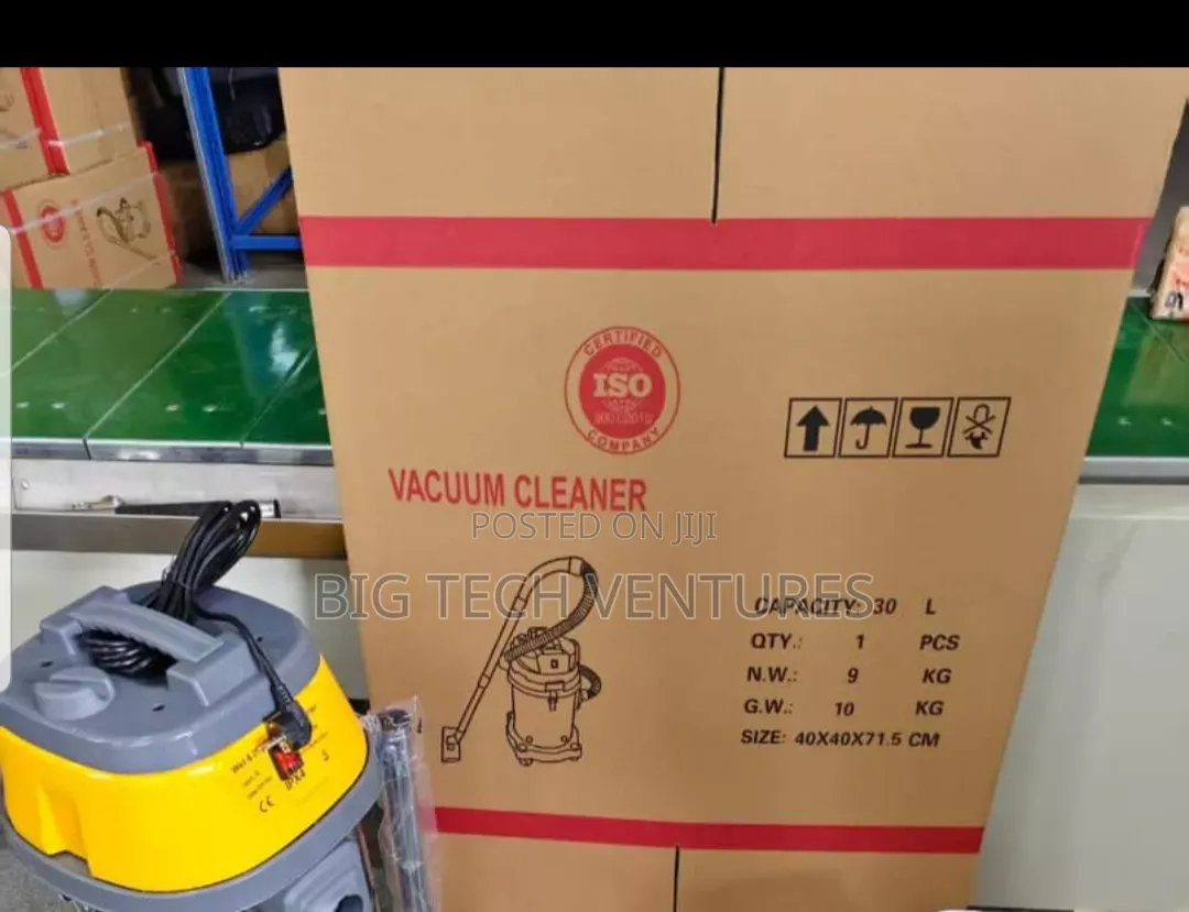 Wet/Dry Vacuum Cleaner Has a 30-Liter Capacity and Comes With Various