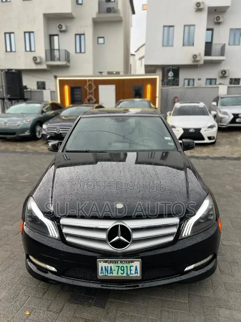 Mercedes-Benz C300 Luxury 4Matic Sedan AWD (3.0L 6cyl 7A) 2011 Black