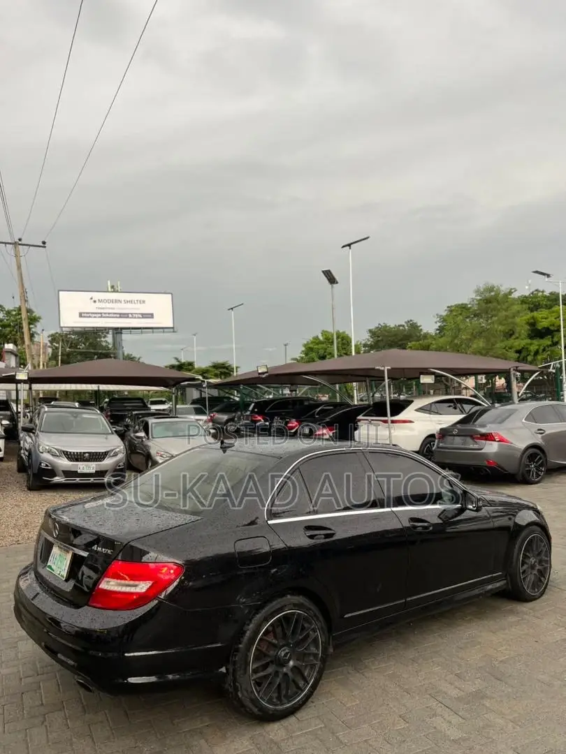 Mercedes-Benz C300 Luxury 4Matic Sedan AWD (3.0L 6cyl 7A) 2011 Black