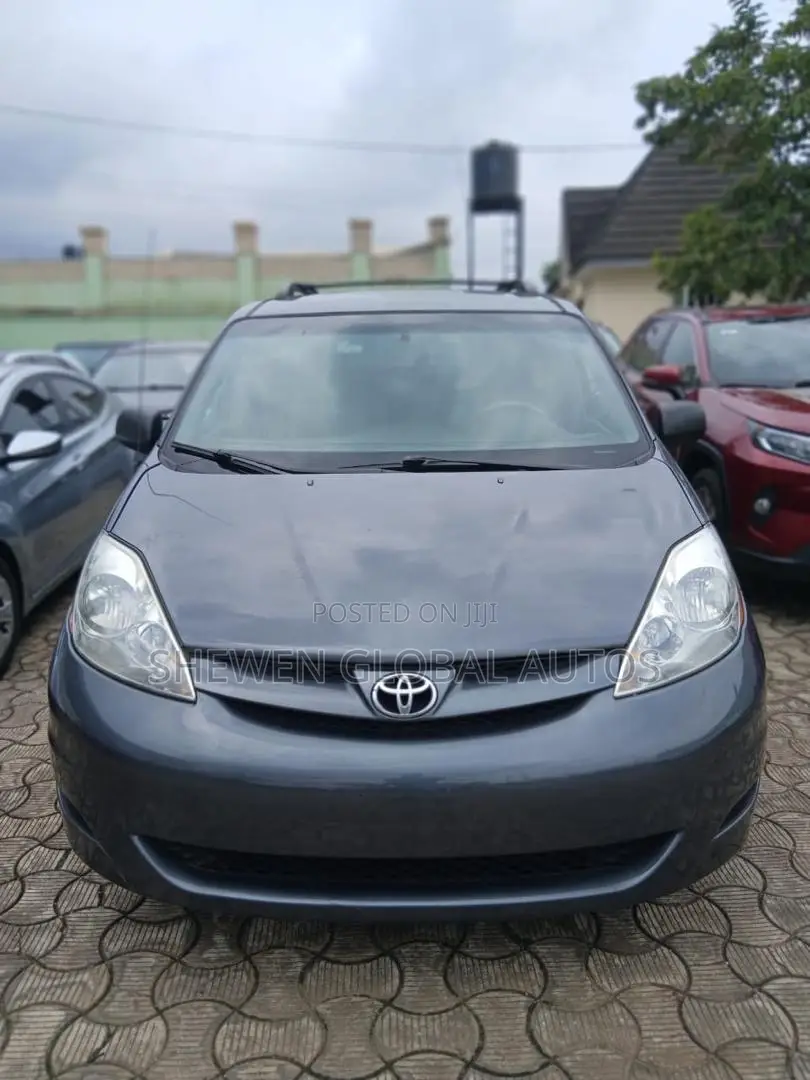 Toyota Sienna LE FWD 2006 Gray