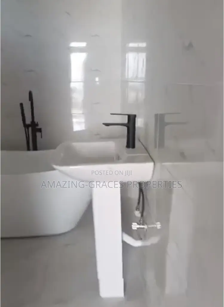 Furnished 4bdrm Duplex in GRA Phase 1 for sale