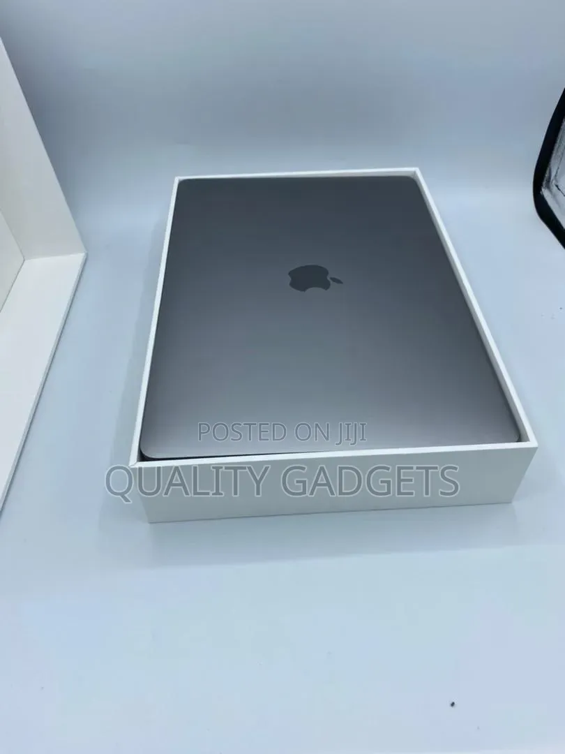 New Laptop Apple MacBook Pro 2024 M3 24GB Apple M4 Pro SSD 512GB