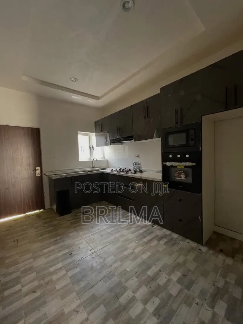 4bdrm Duplex in Karsana for sale
