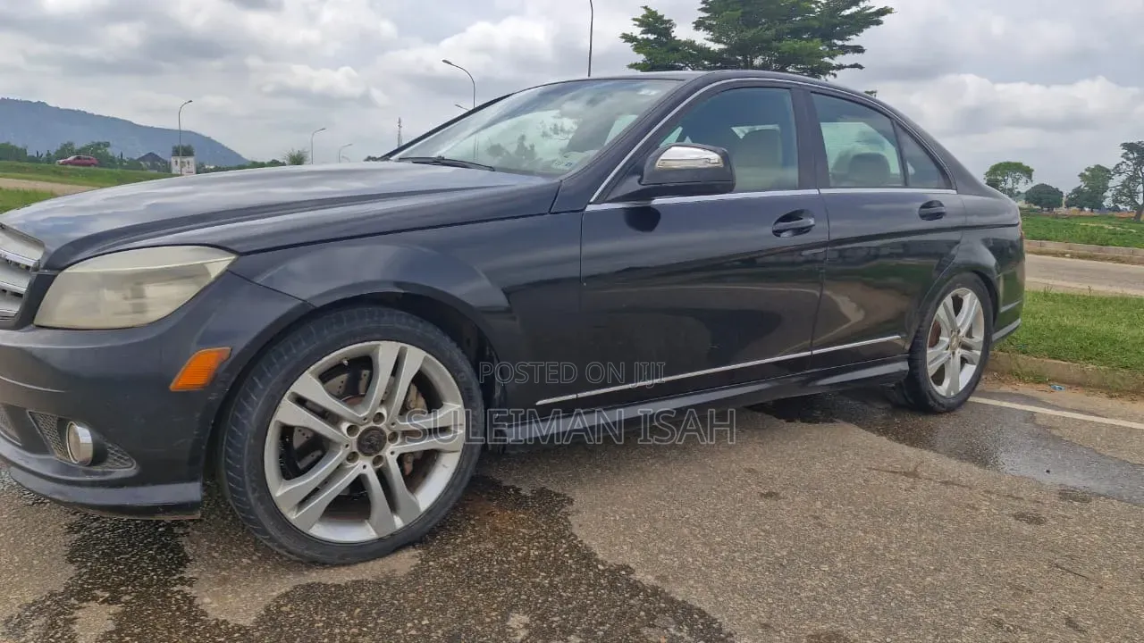 Mercedes-Benz C300 2010 Black