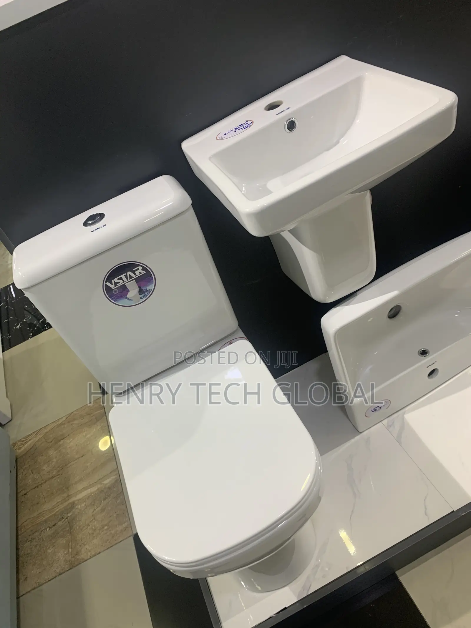 Wc With Suspended Basin and Pedestal