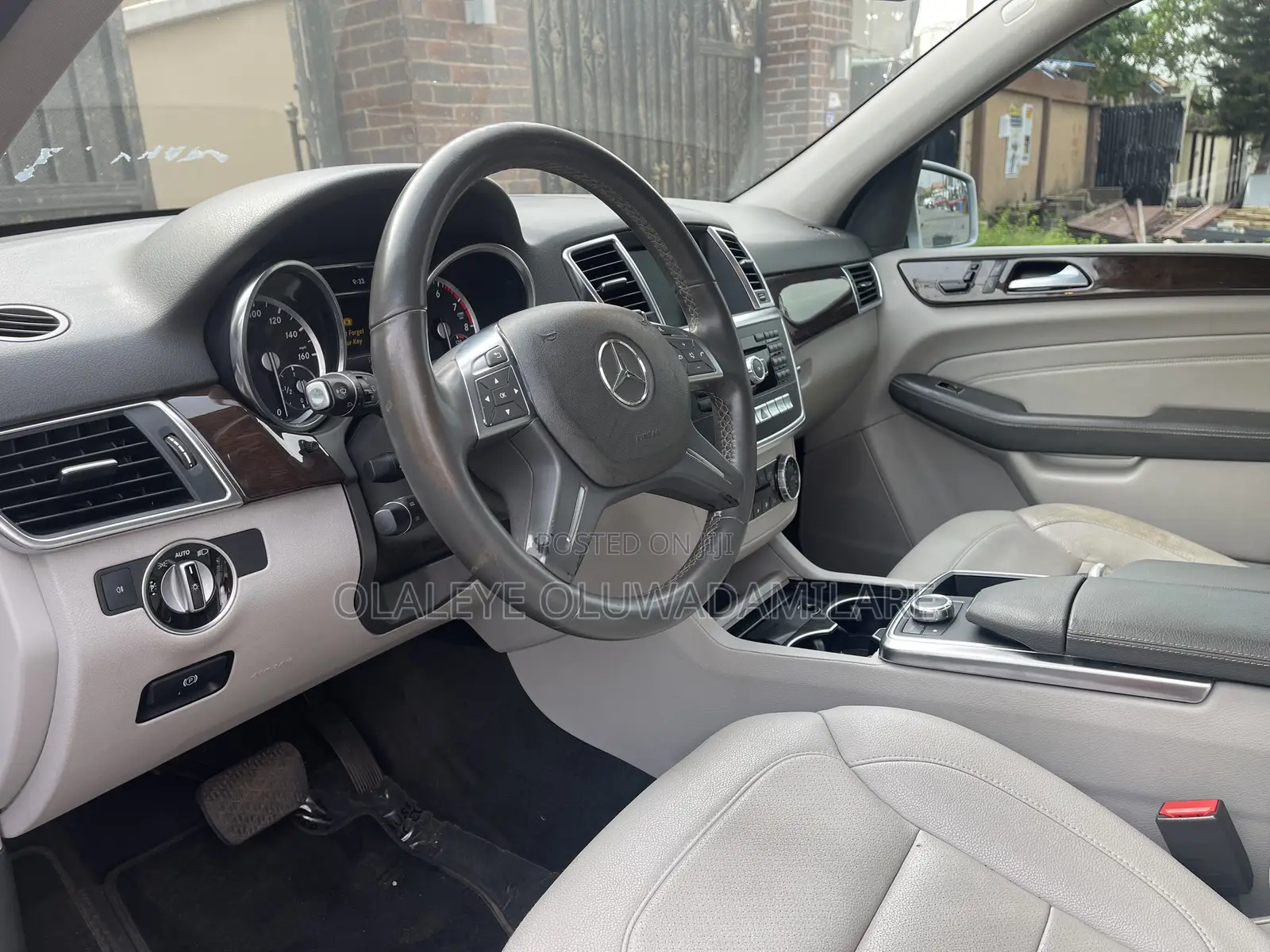 Mercedes-Benz M Class ML350 4MATIC 4dr SUV AWD (3.5L 6cyl 7A) 2014 Gray