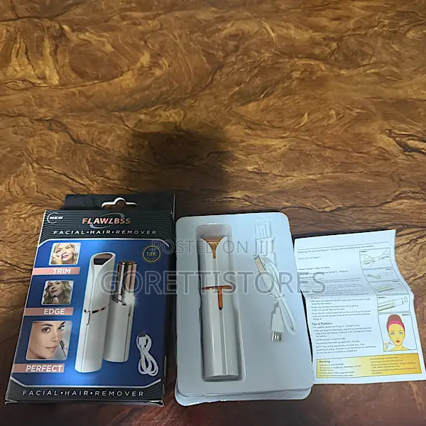 Flawless Rechargeable Mini Shaver