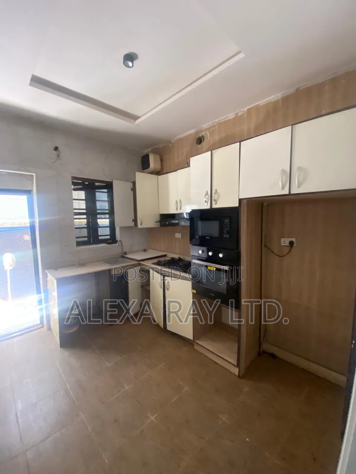 4bdrm Duplex in Ikota for sale