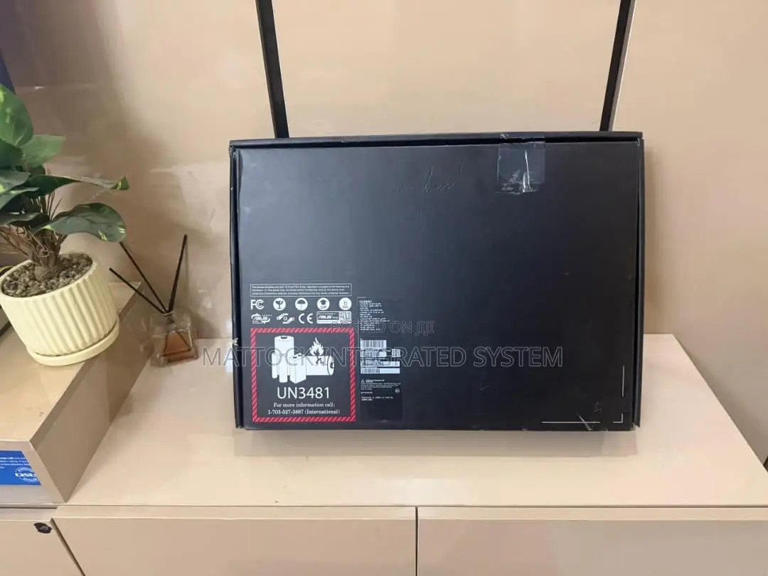Laptop Asus ROG Zephyrus M16 32GB Intel Core i9 SSD 1T