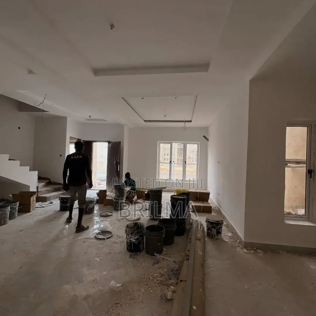 4bdrm Duplex in Karsana for sale