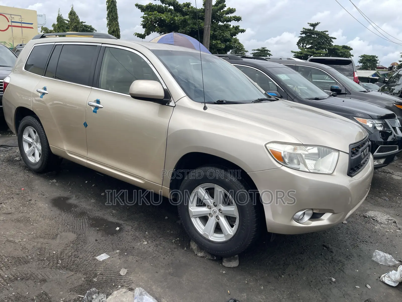 Toyota Highlander Limited 2010 Gold