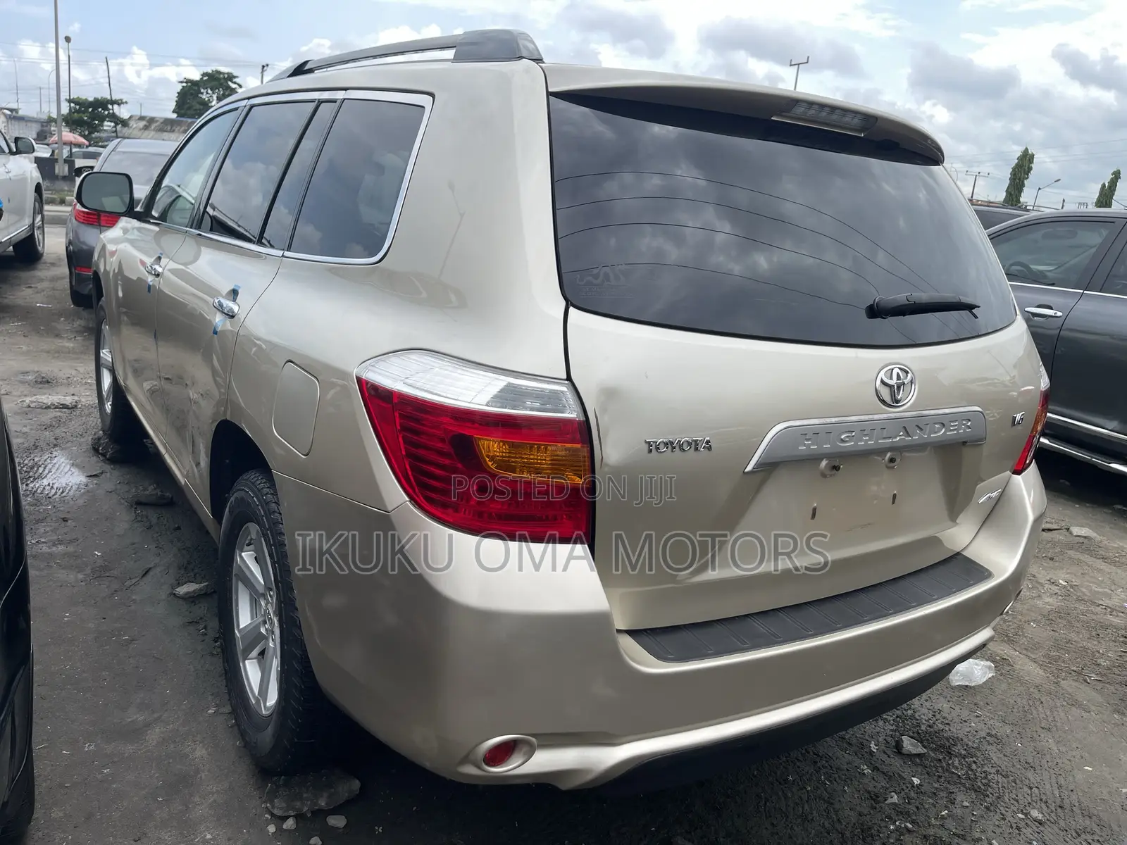 Toyota Highlander Limited 2010 Gold