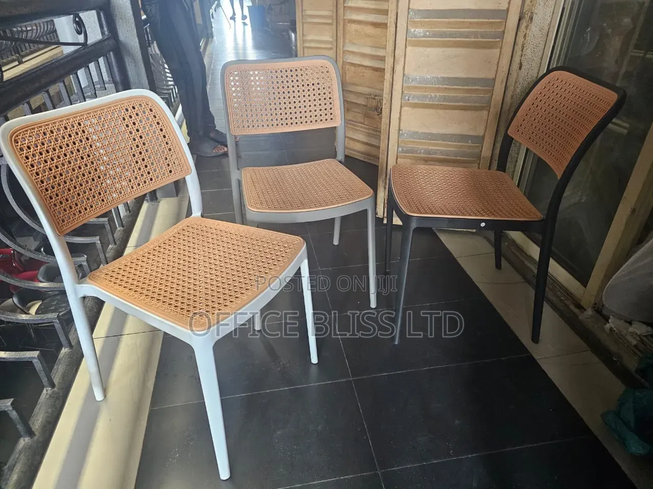 Square Wooden 80 by 80 Restaurant Table