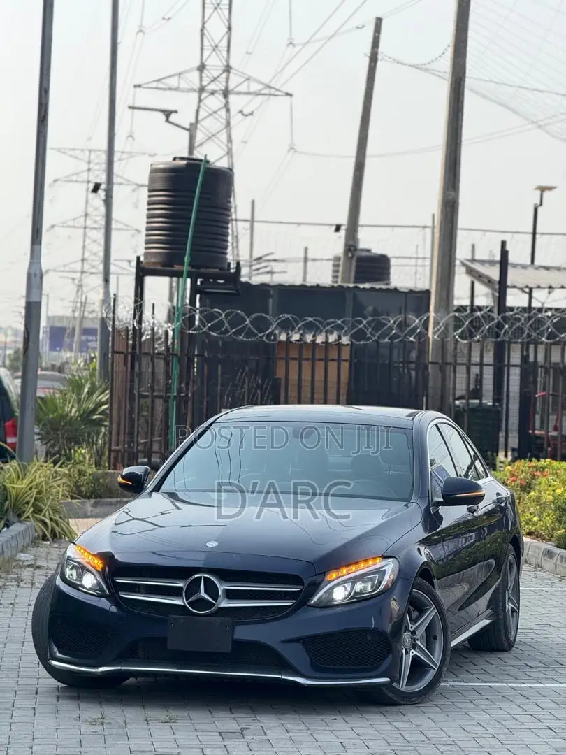 Mercedes-Benz C300 2016 Blue