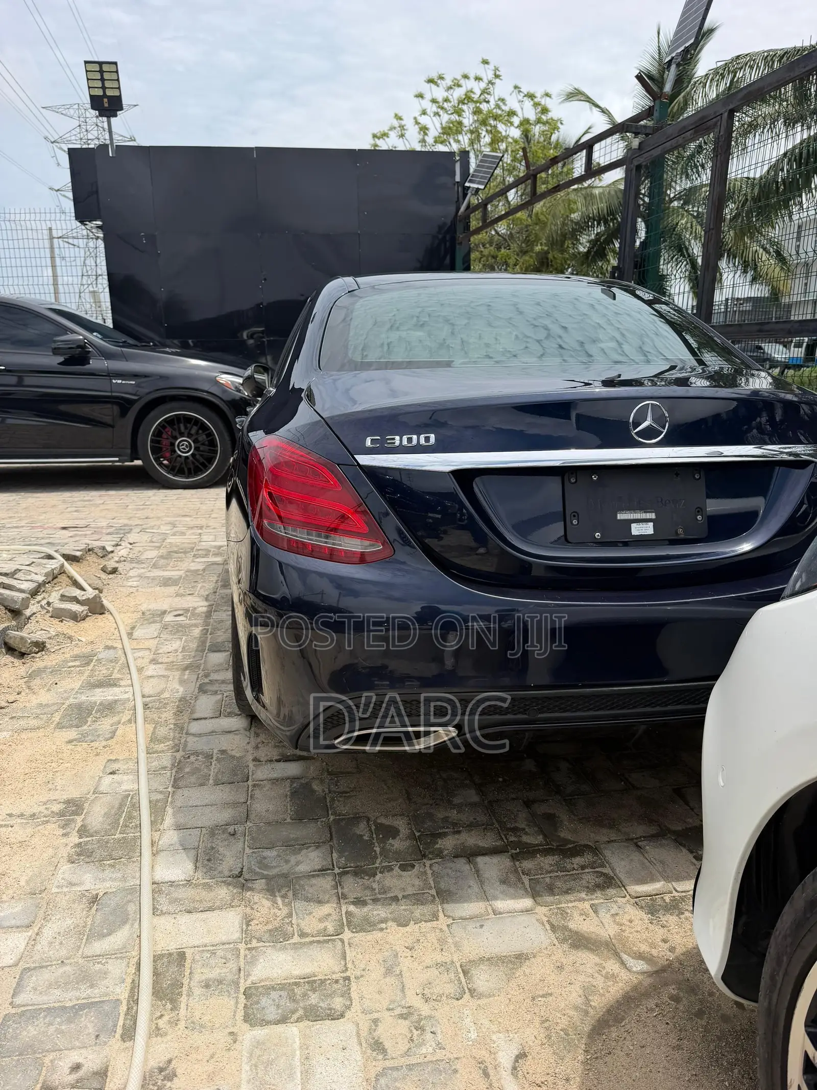 Mercedes-Benz C300 2016 Blue