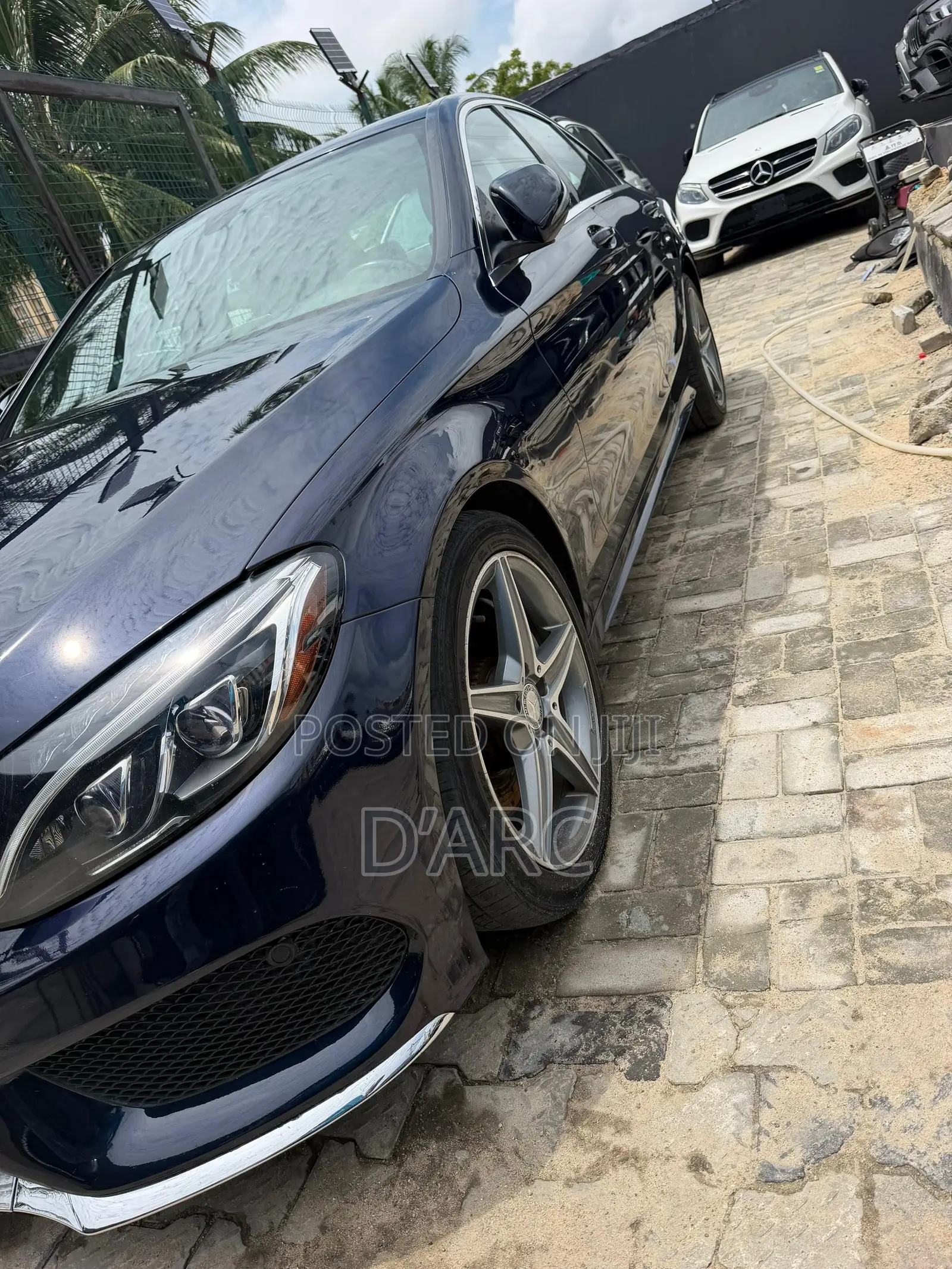 Mercedes-Benz C300 2016 Blue