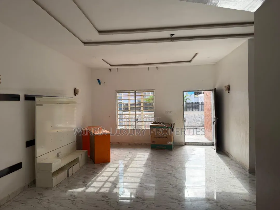 4bdrm Penthouse in Side View Estate, Lugbe District for rent