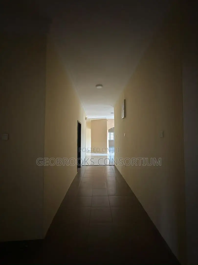 3bdrm Apartment in Kolefunmi Estate, Akobo for rent