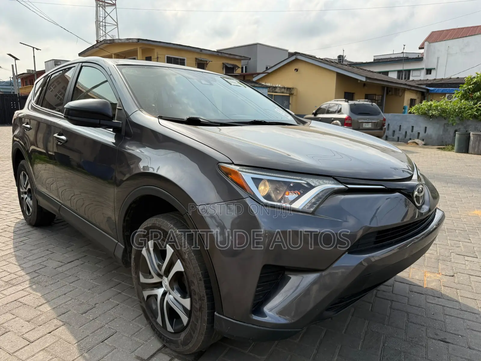 Toyota RAV4 LE AWD (2.5L 4cyl 6A) 2017 Gray