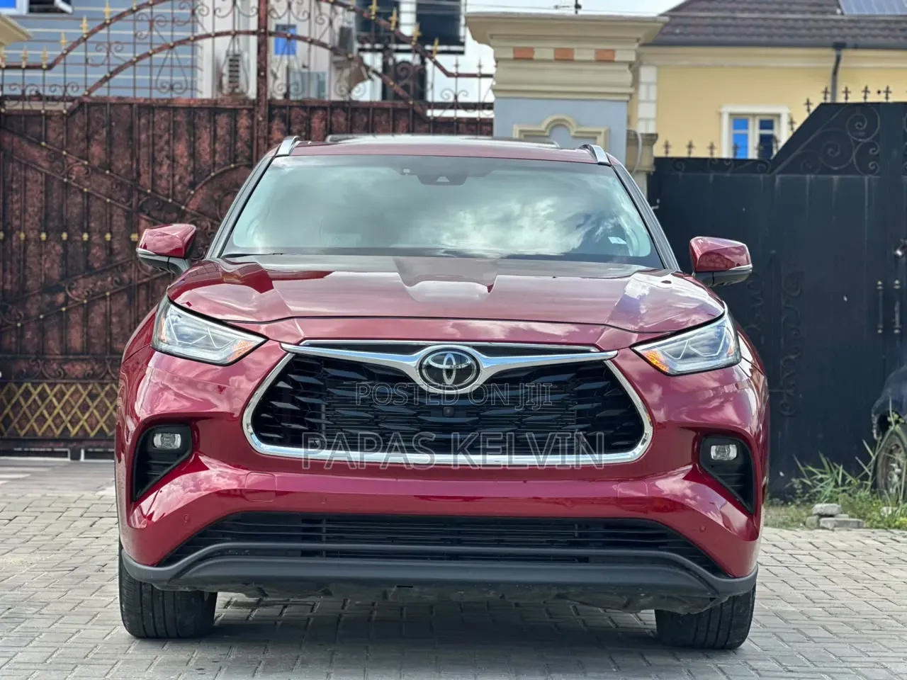 Toyota Highlander Limited FWD 2020 Red